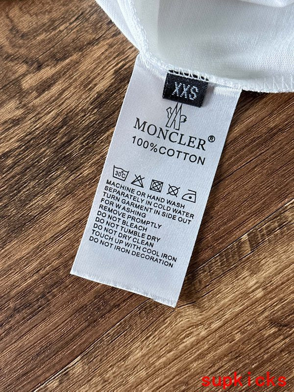 Moncler Luxury Cloth