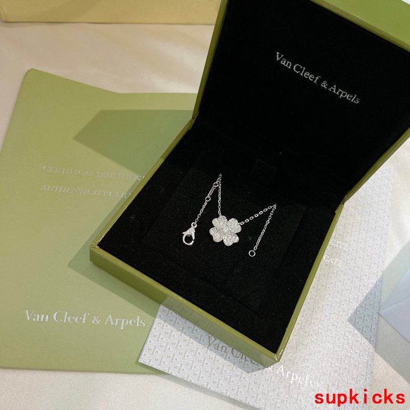 Van Cleef & Arples Jewelry