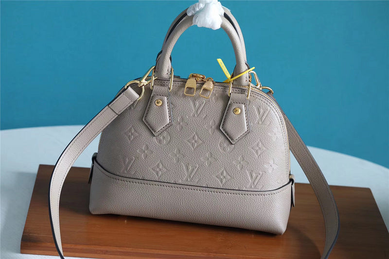 I W Fashion Lu-Vi bags - 8295