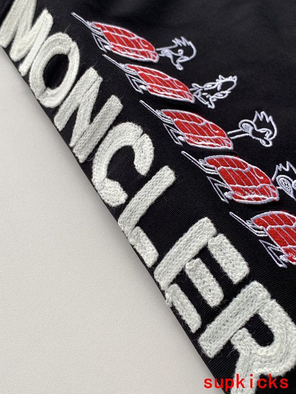 Moncler Luxury Cloth