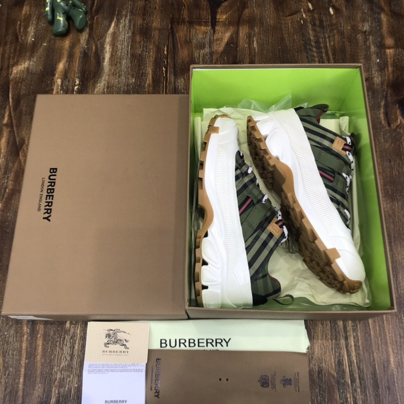 Burberry Luxury Shoes