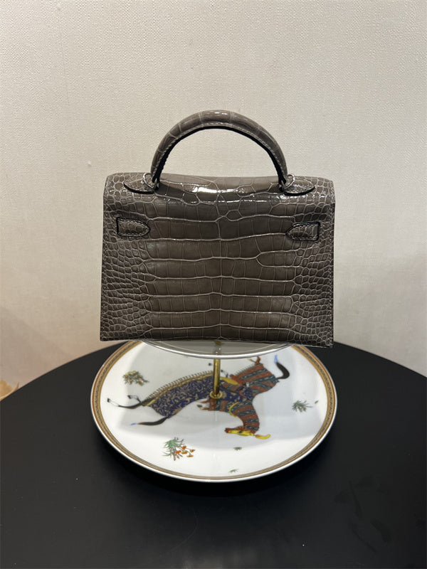 PHA - HMS Bags - 900