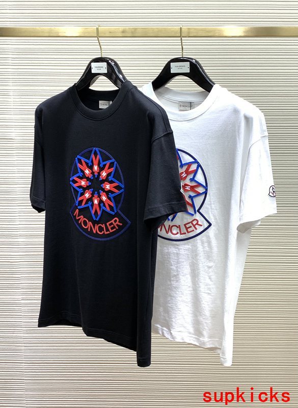 Moncler Luxury Cloth