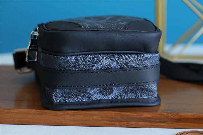 I W Fashion Lu-Vi bags - 10304