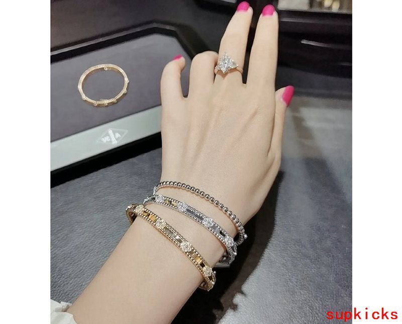 Van Cleef & Arples Jewelry