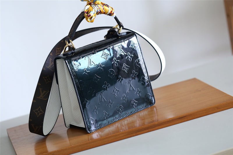 I W Fashion Lu-Vi bags - 8047