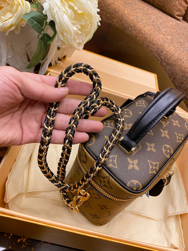 LOV2 Bags - Luxurious Bags  2670