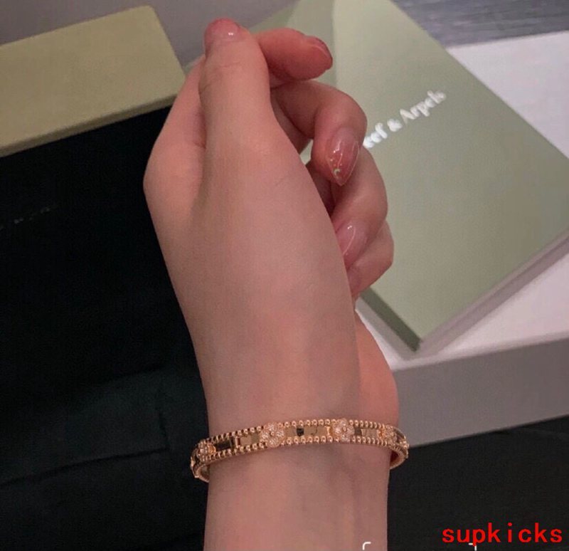 Van Cleef & Arples Jewelry