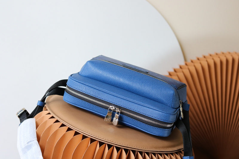 I W Fashion Lu-Vi bags - 17184