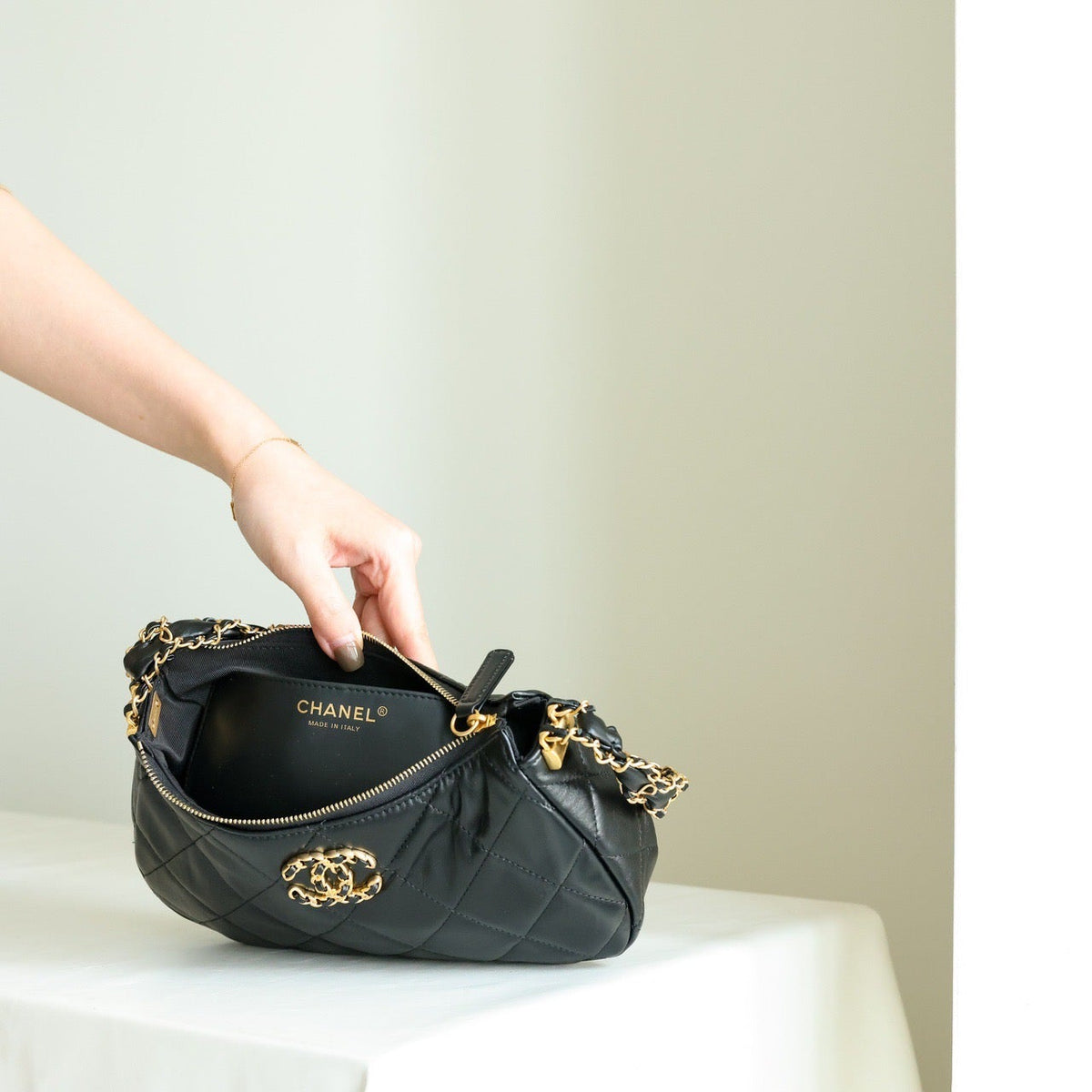 CC 23K HOBO BAG