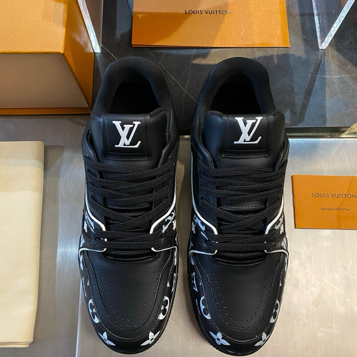LOU TRAINERS