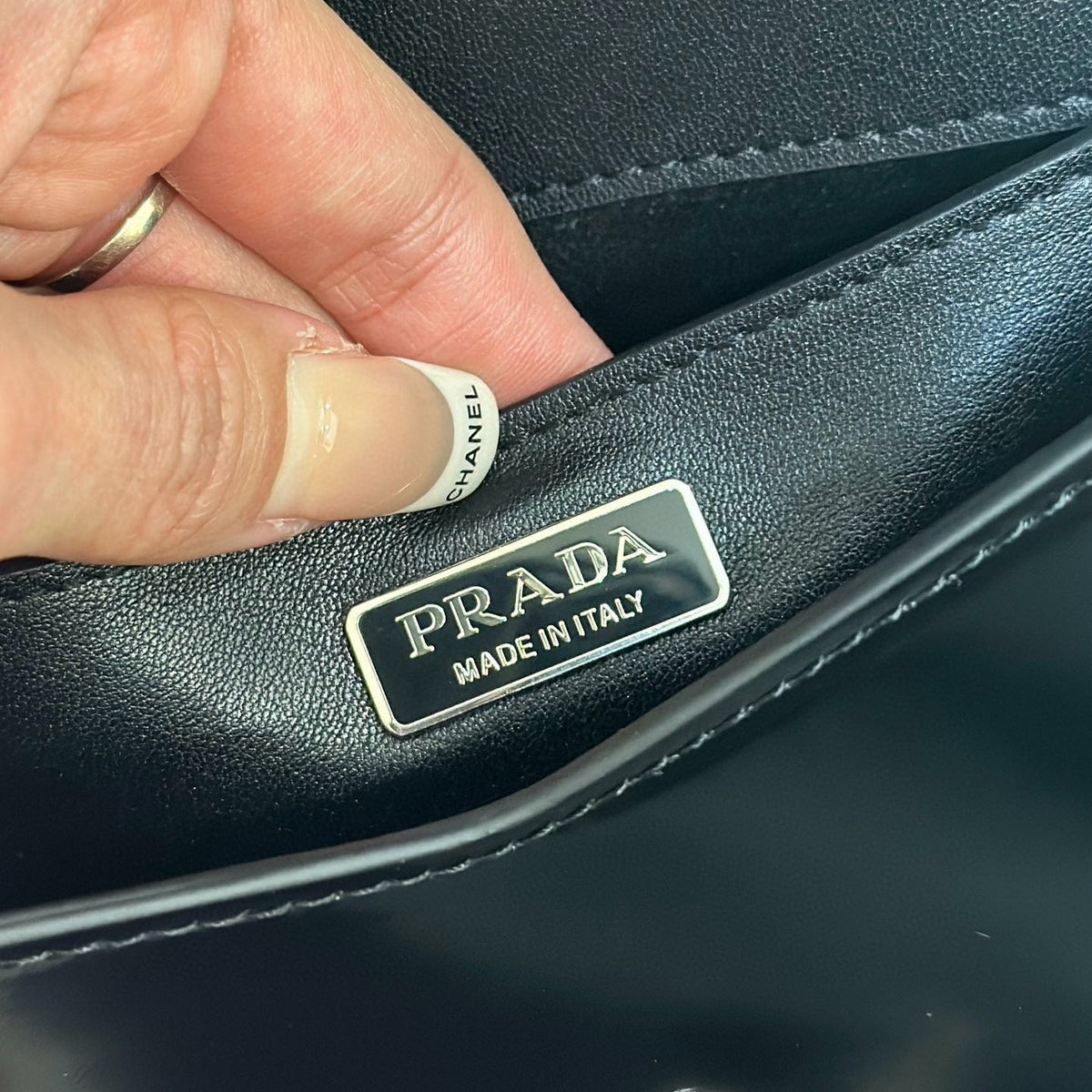 PD TRIANGLE LOGO BUFFED SHOULDER BAG