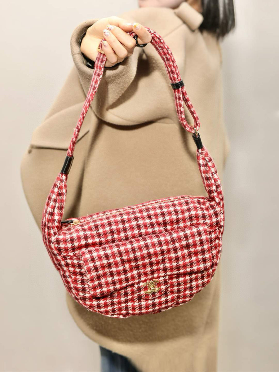 CC LARGE HOBO BAG
