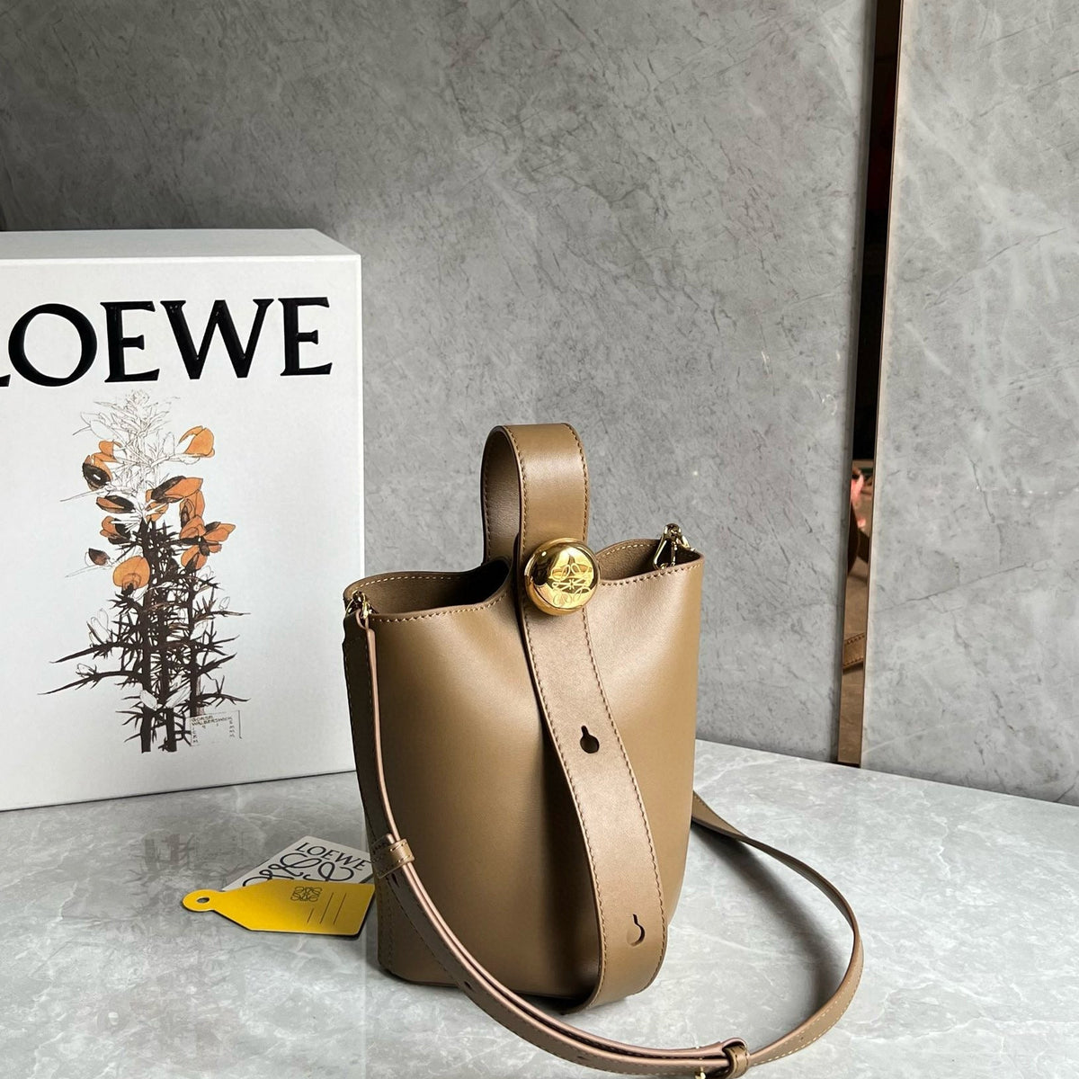 LOEW MINI PEBBLE BUCKET BAG