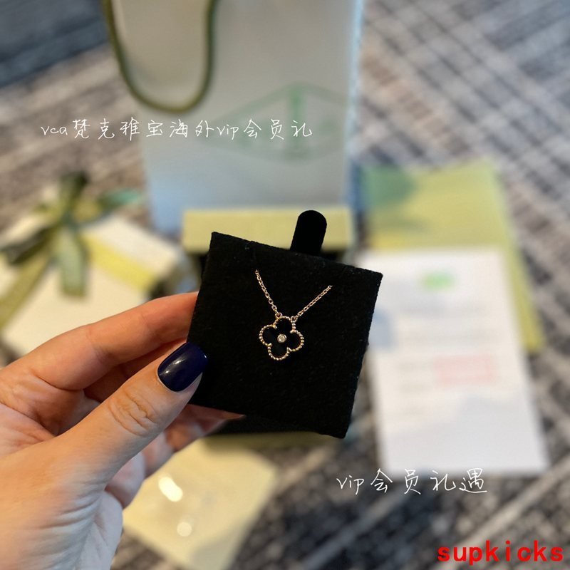 Van Cleef & Arples Jewelry