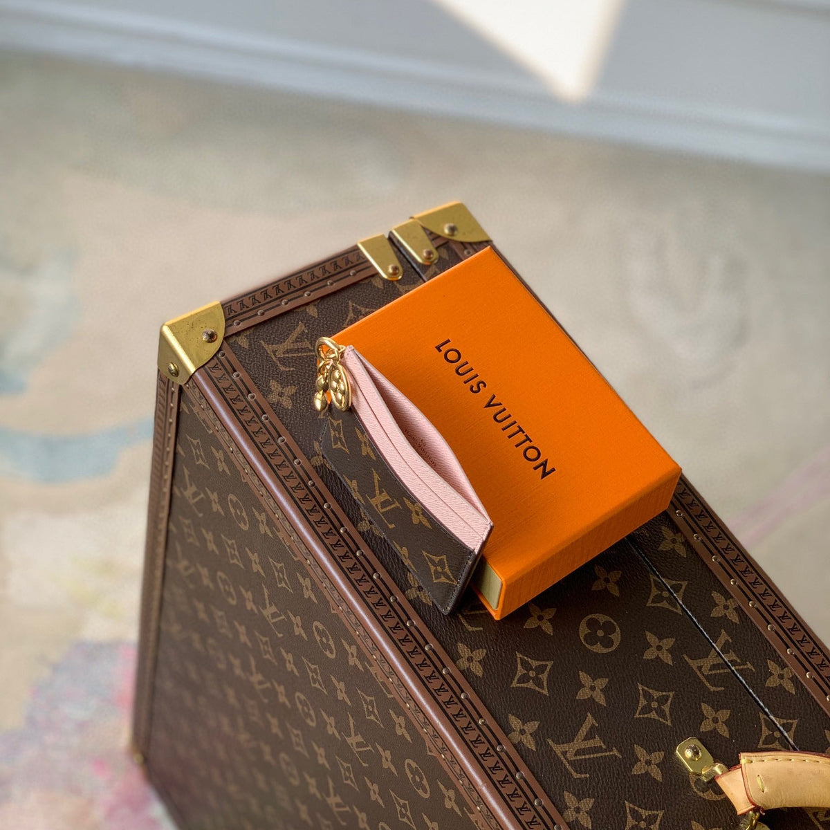 LOU CHARMS CARD HOLDER