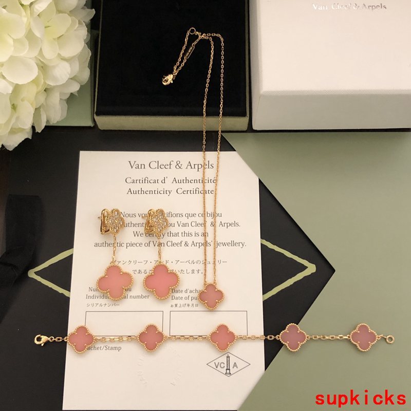 Van Cleef & Arples Jewelry