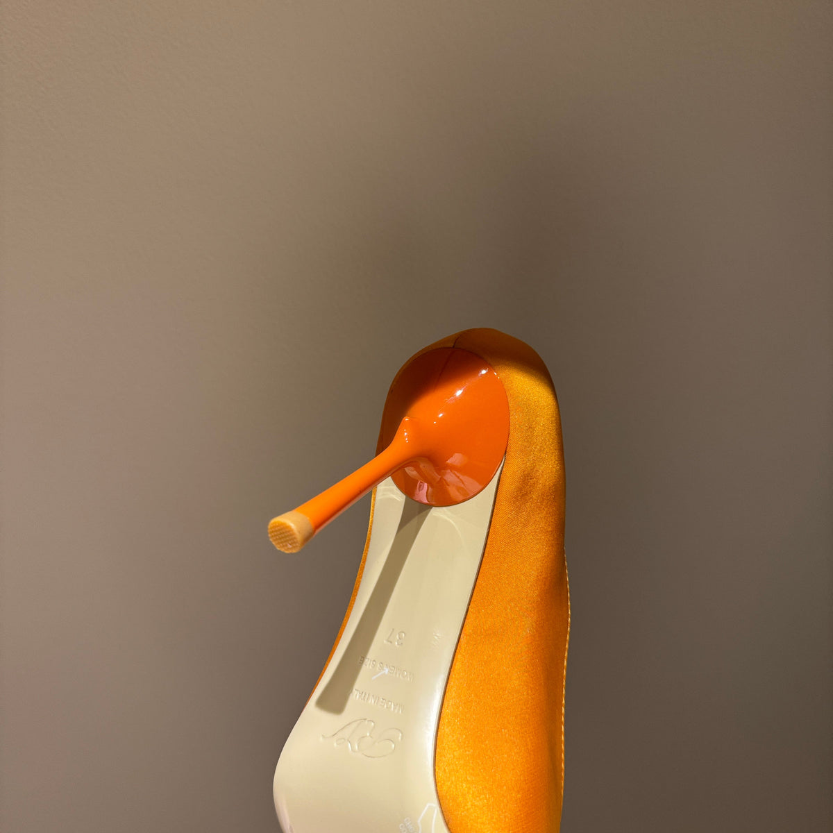 ROGER V HEELS