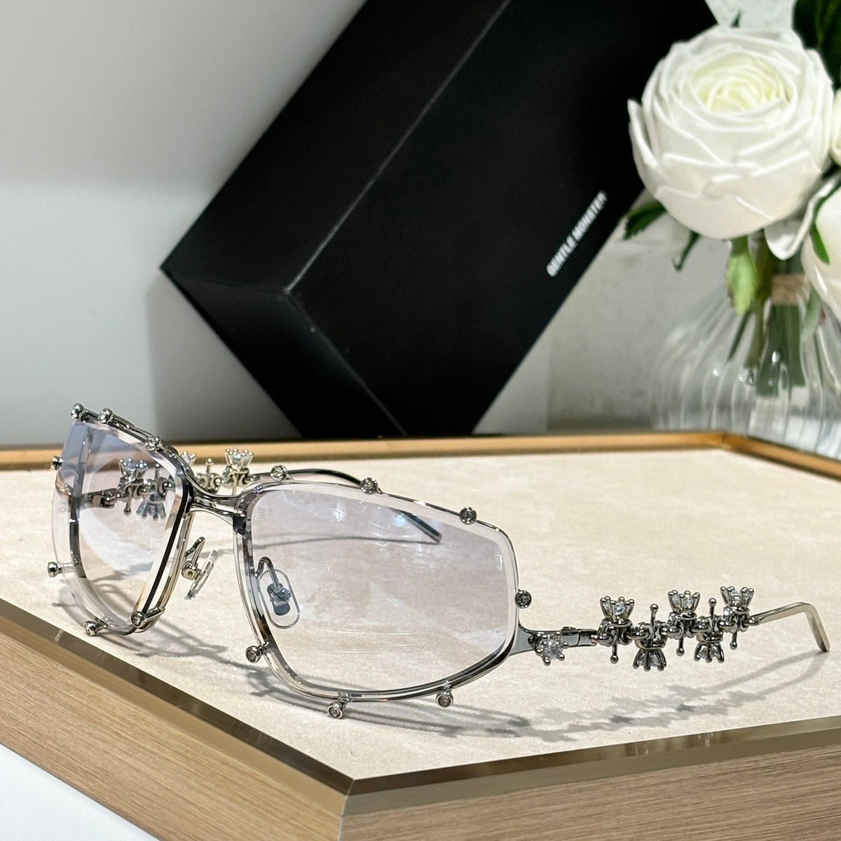 GENTLE M SUNGLASSES
