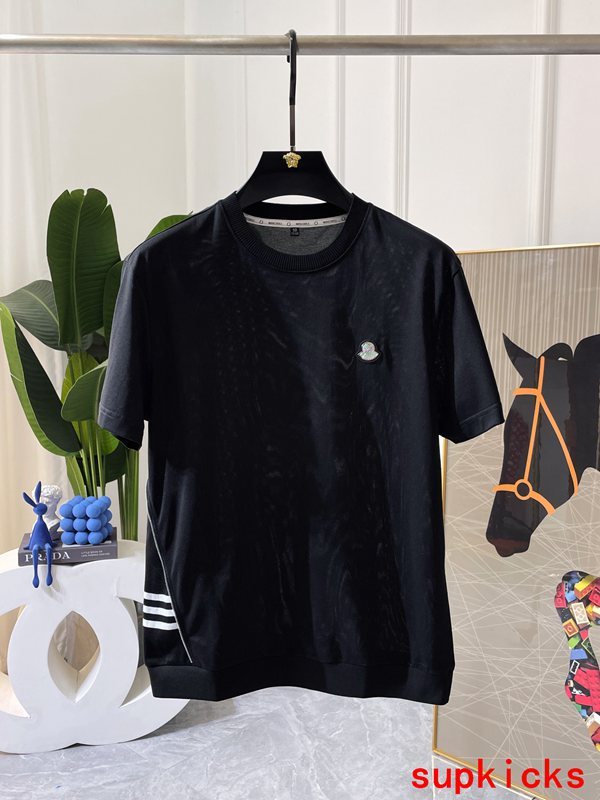 Moncler Luxury Cloth