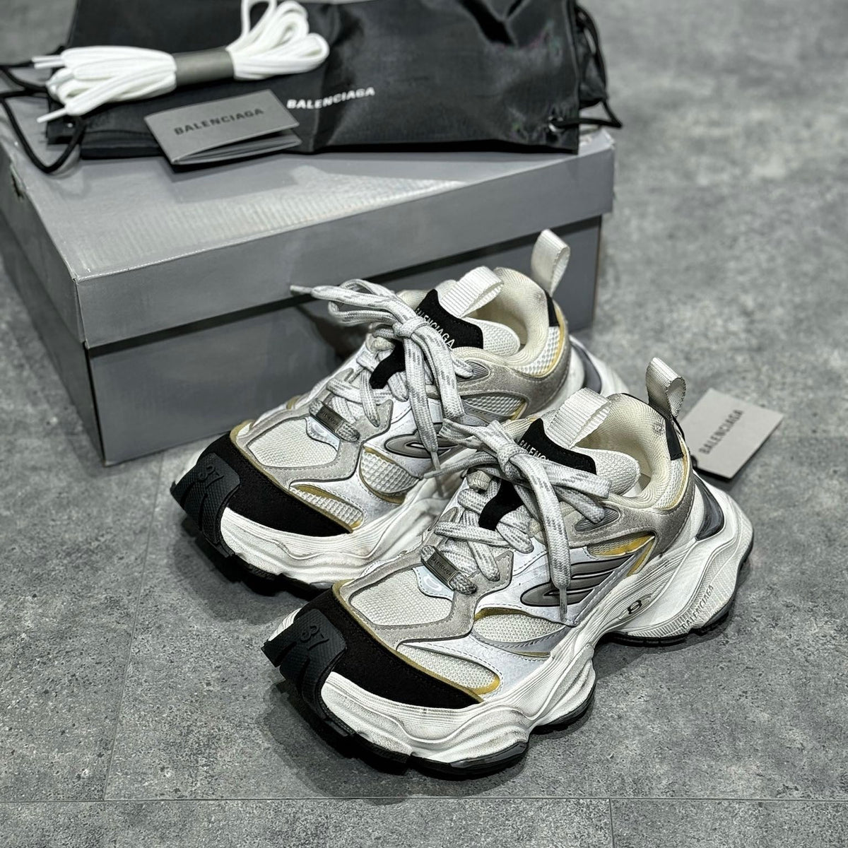 BAL CARGO TRAINERS
