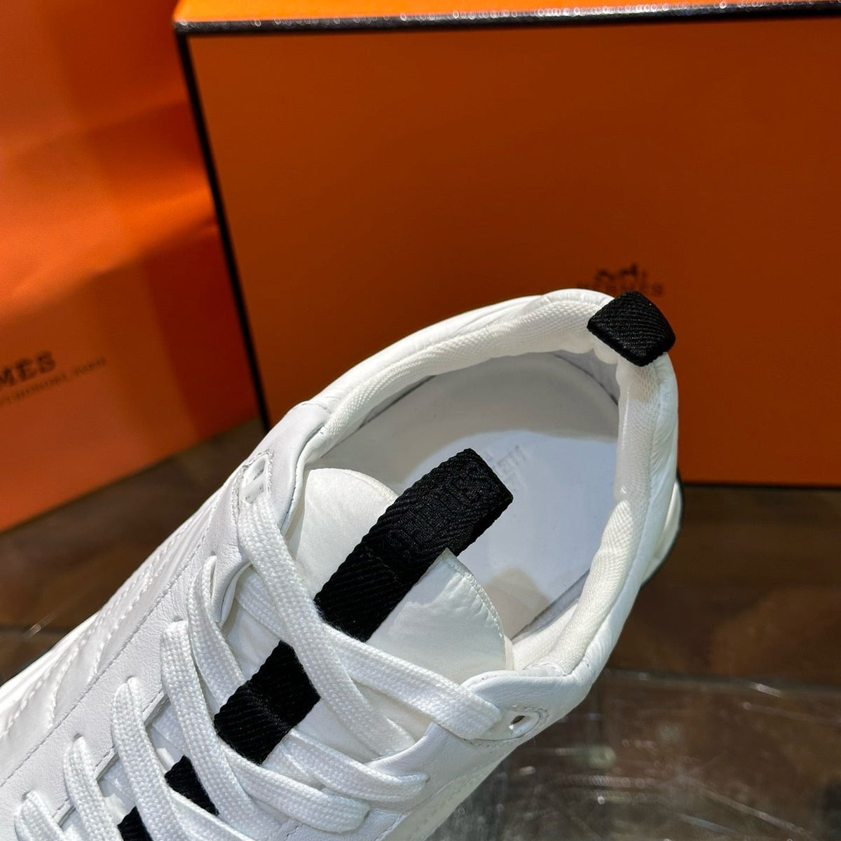 HERM IMPULSE SNEAKER