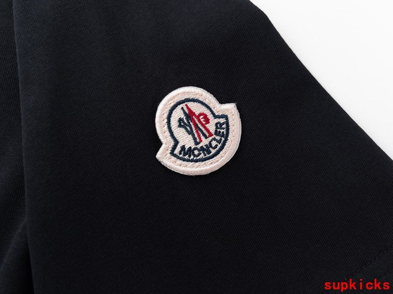 Moncler Luxury Cloth