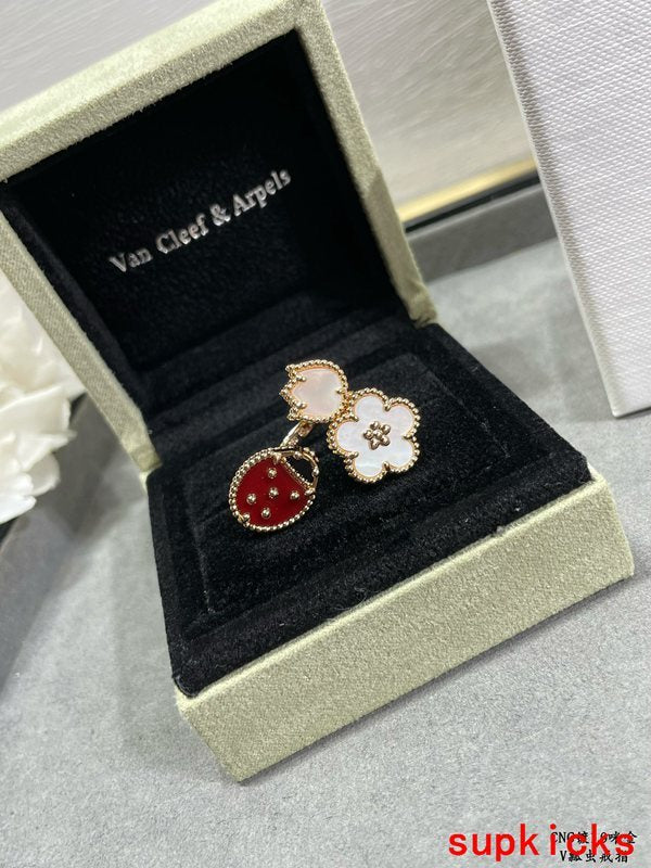 Van Cleef & Arples Jewelry