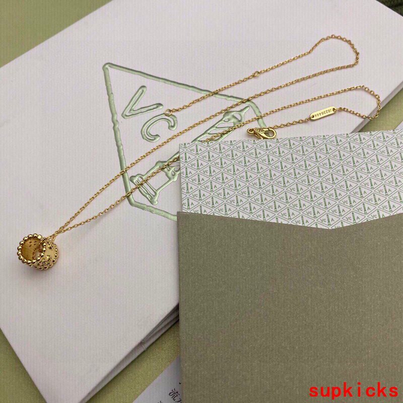 Van Cleef & Arples Jewelry
