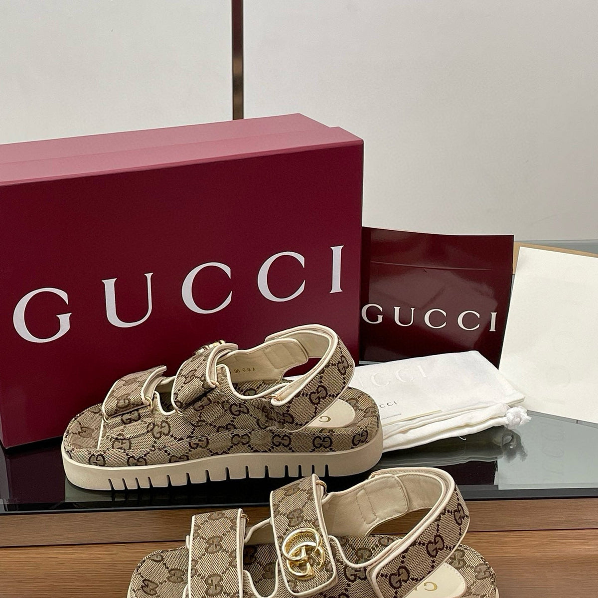 GG SANDALS