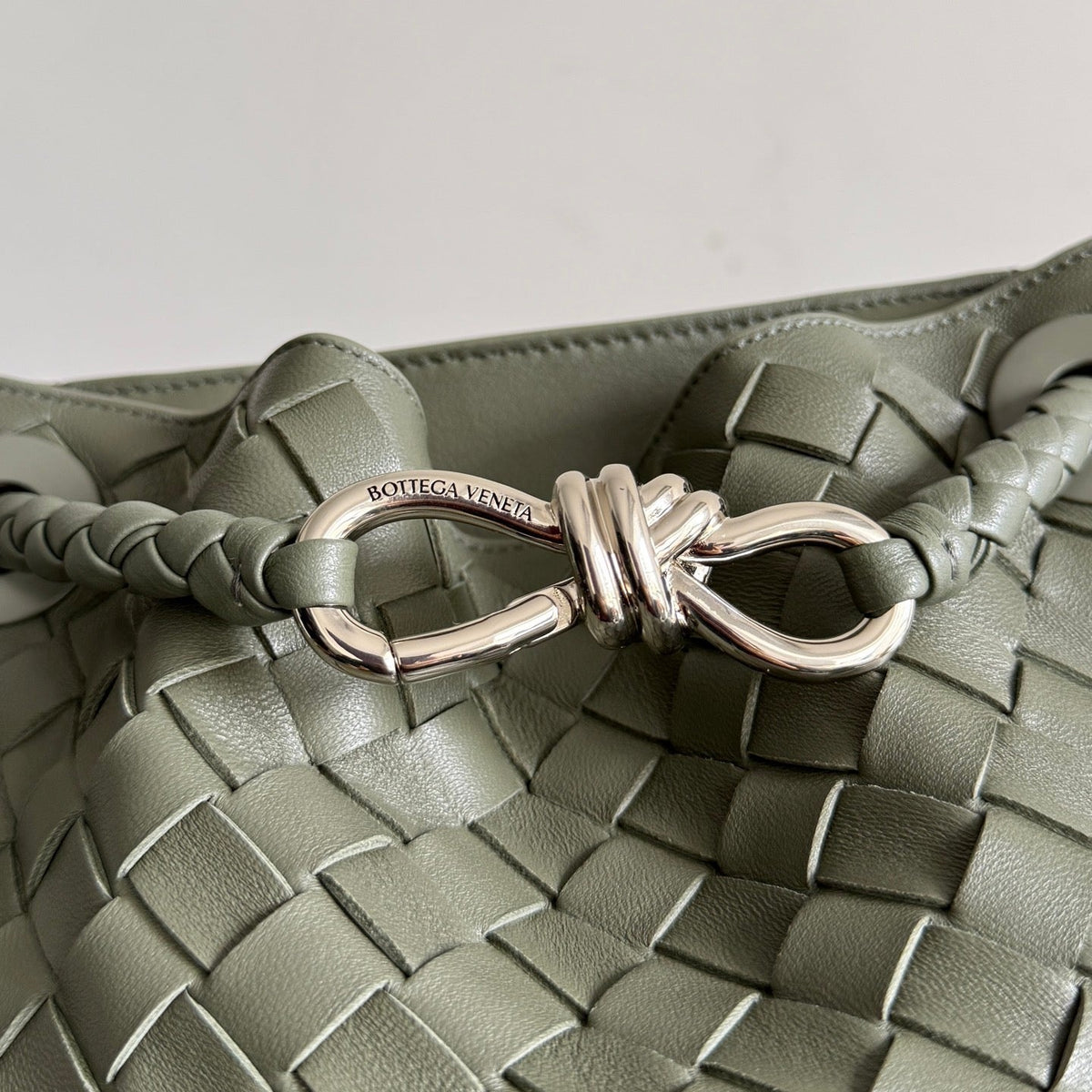 BOTT V ANDIAMO BUCKET BAG