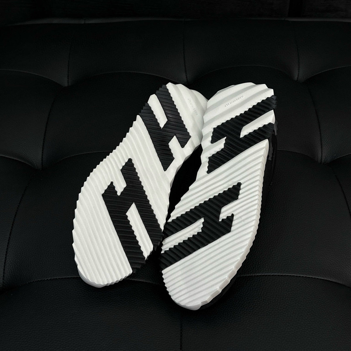 HERM BOUNCING SNEAKERS