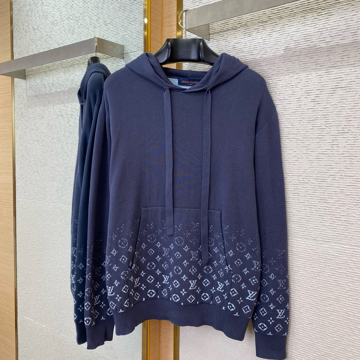 LOU HOODIE