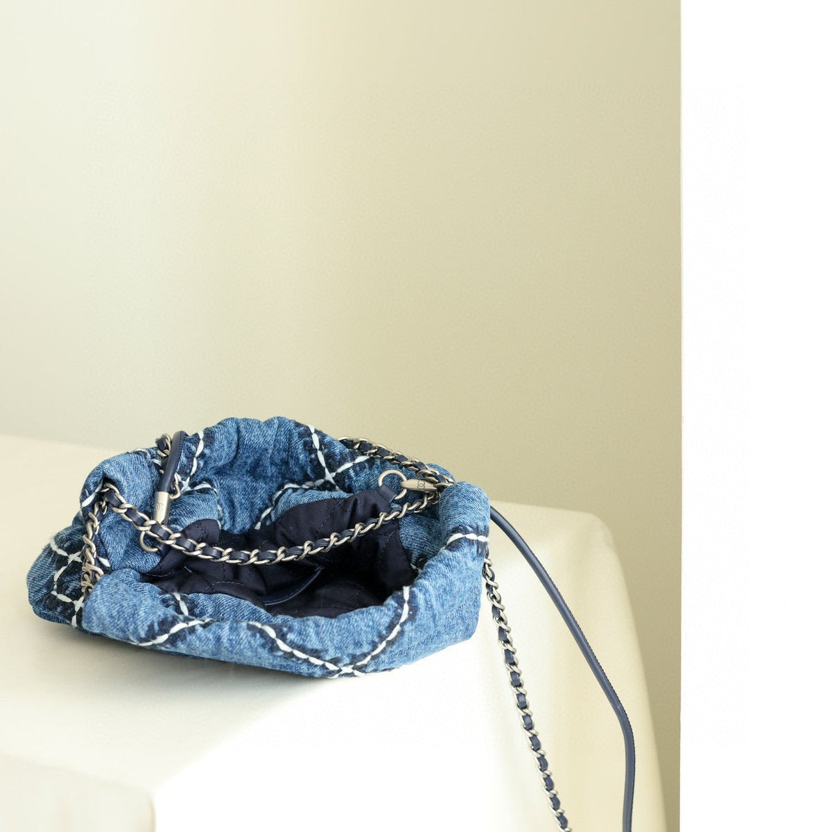 CC 22 MINI HANDBAG