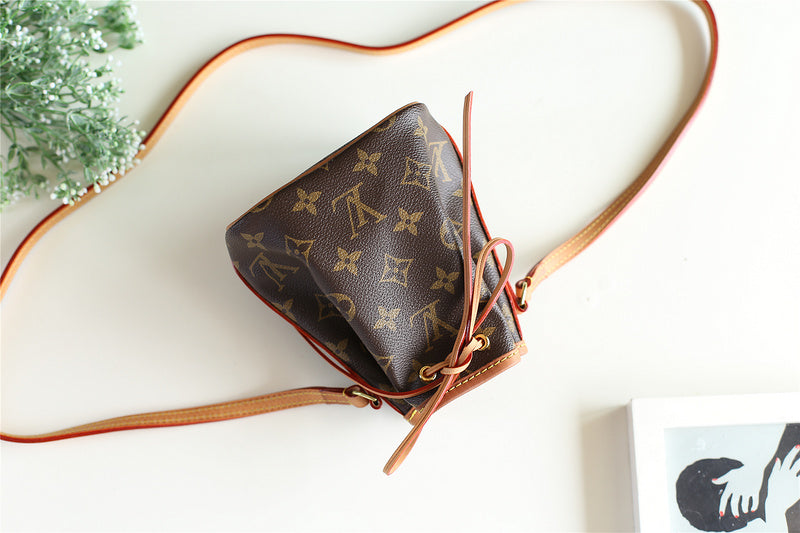 I W Fashion Lu-Vi bags - 9390
