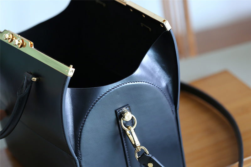 I W Fashion Lu-Vi bags - 8180