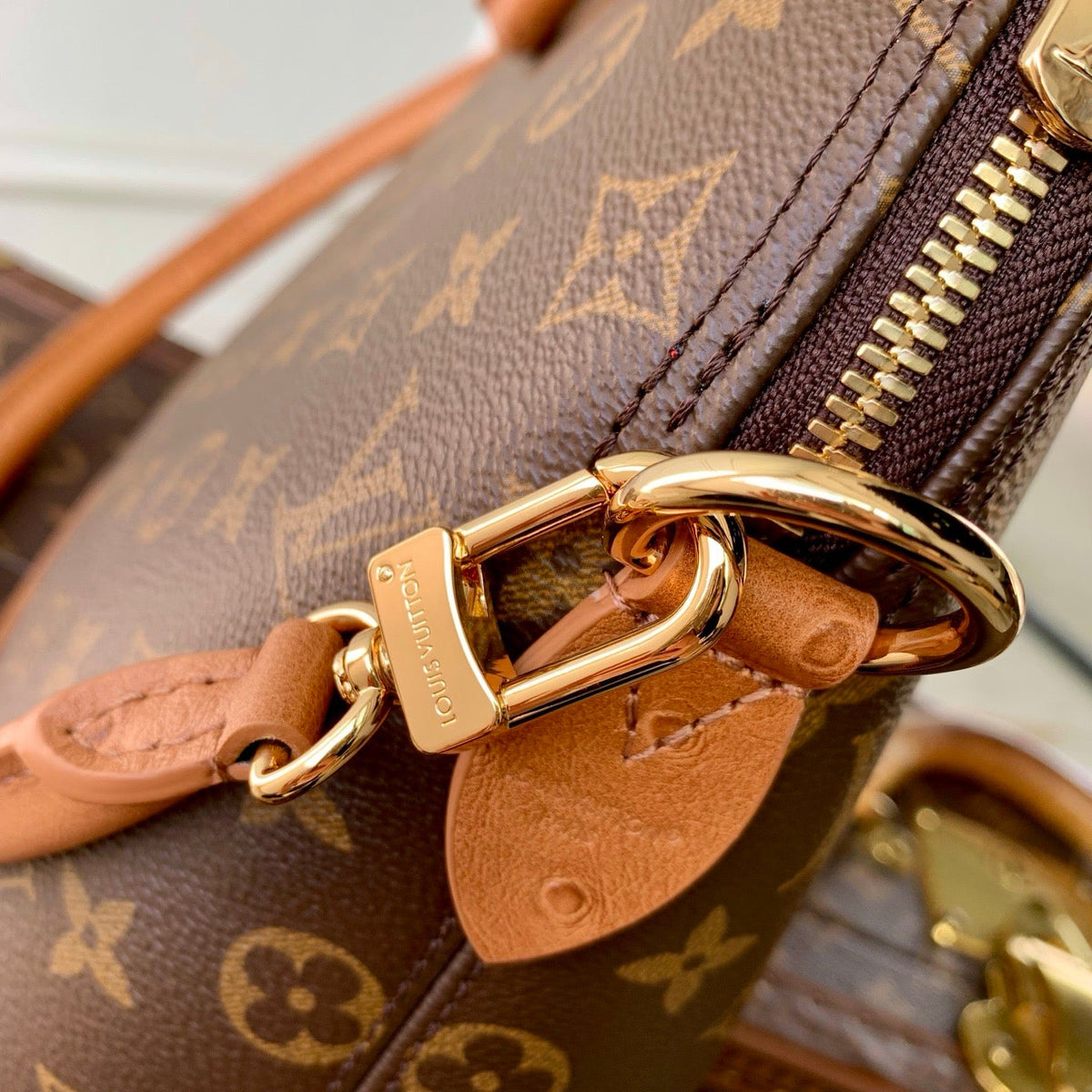 LOU ALMA SOFT MM BAG