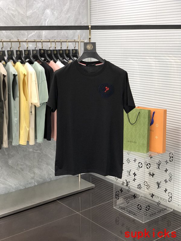 Moncler Luxury Cloth