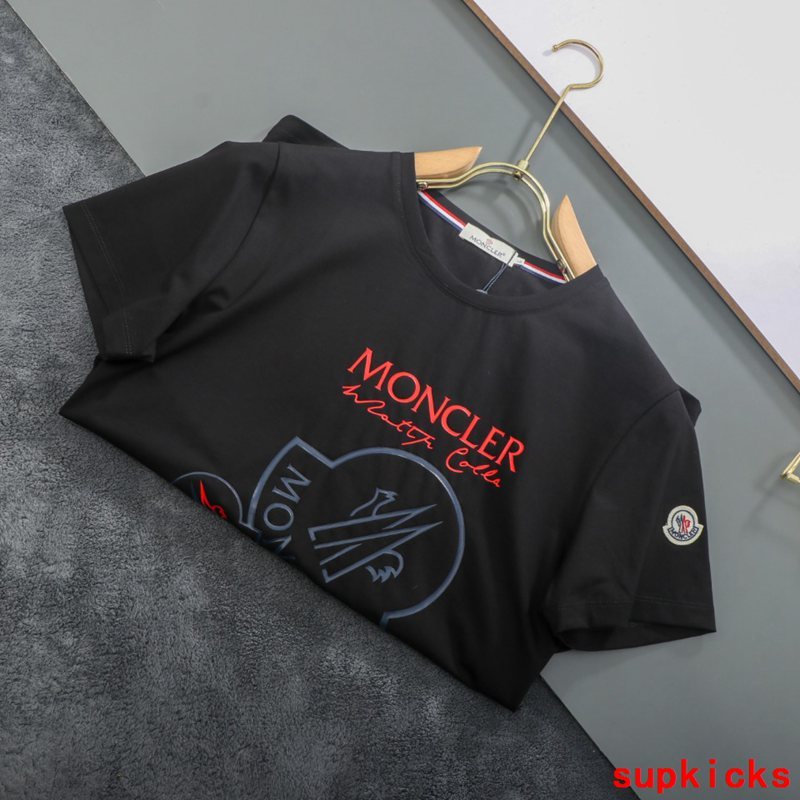 Moncler Luxury Cloth