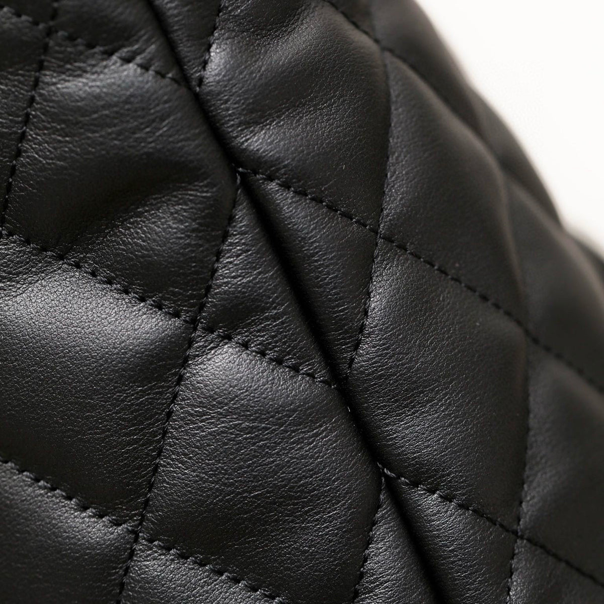 CC 23B MAXI HOBO BAG