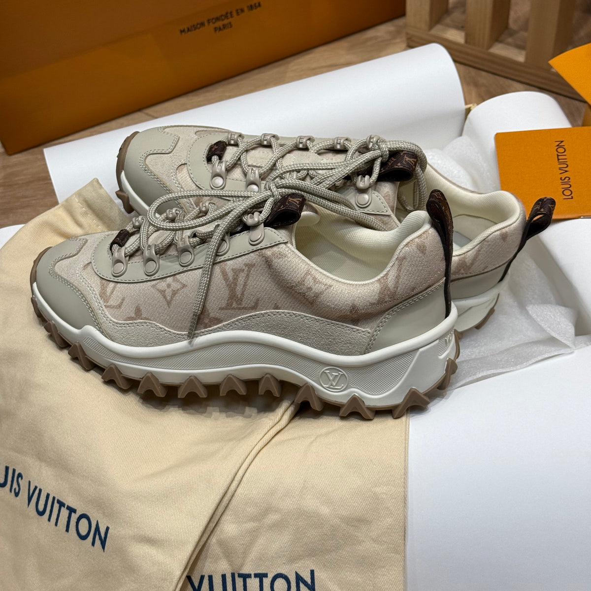 LOU RUSH XPLORER SNEAKERS