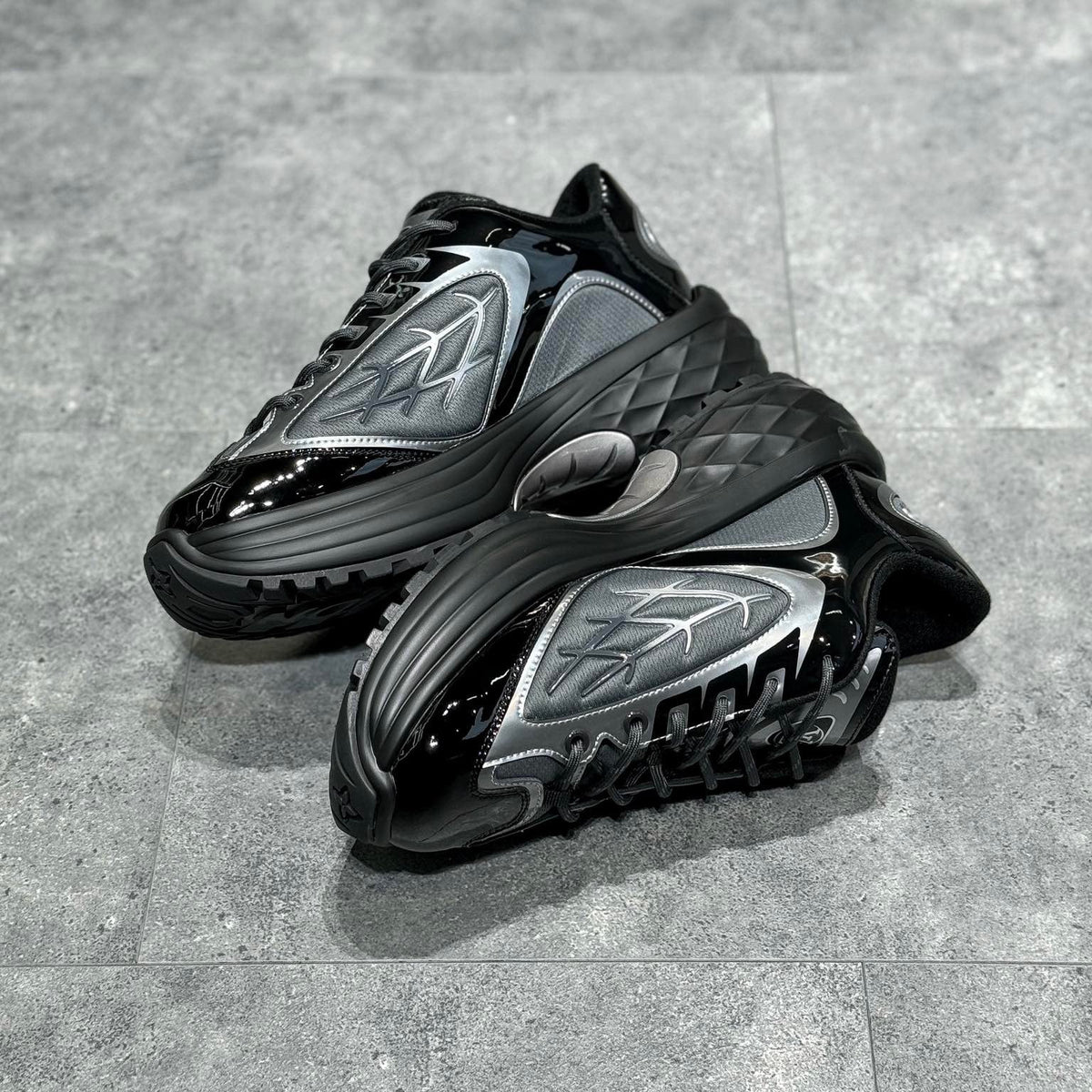 LOU DISCOVERY TRAINERS