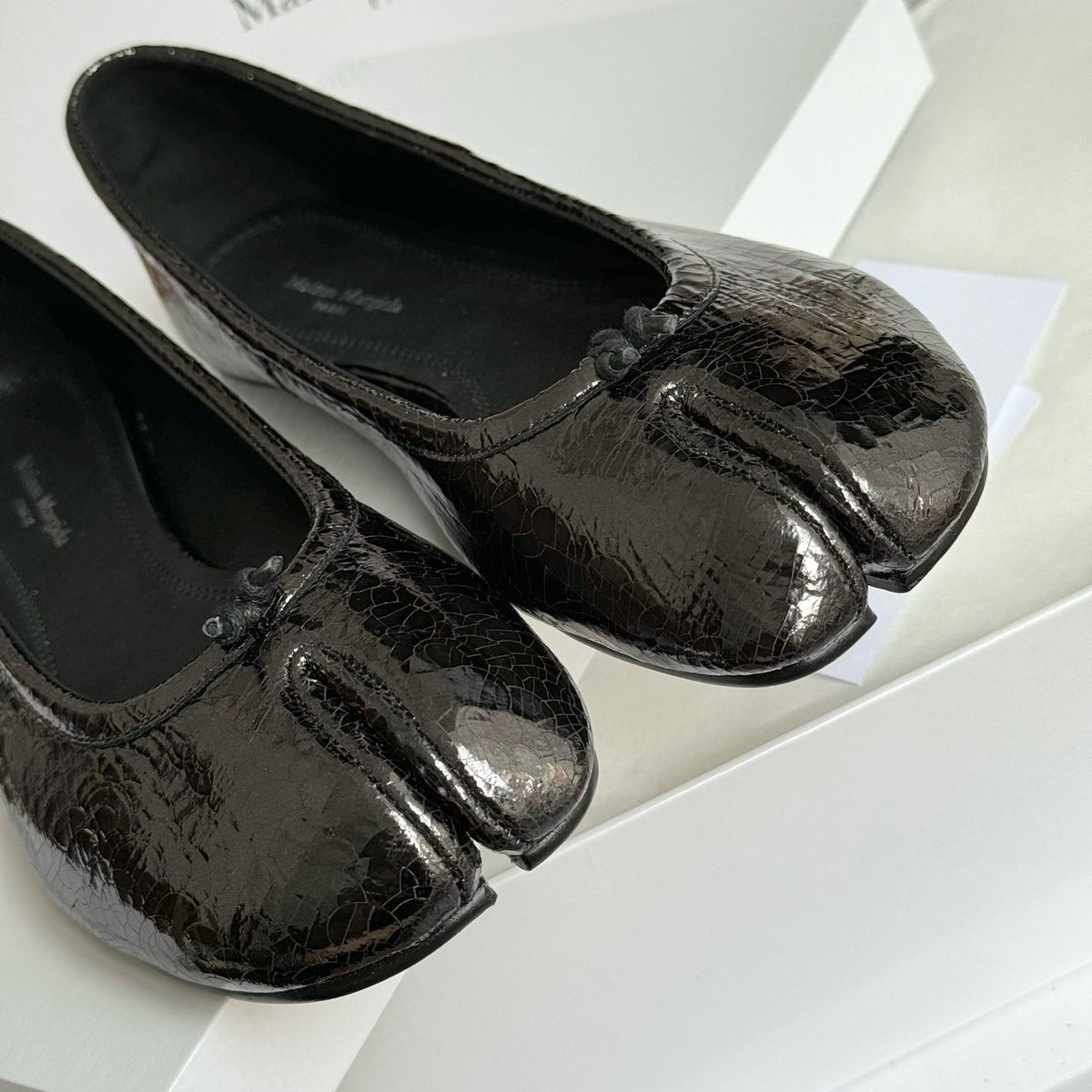 MAISON M TABI BALLET FLATS