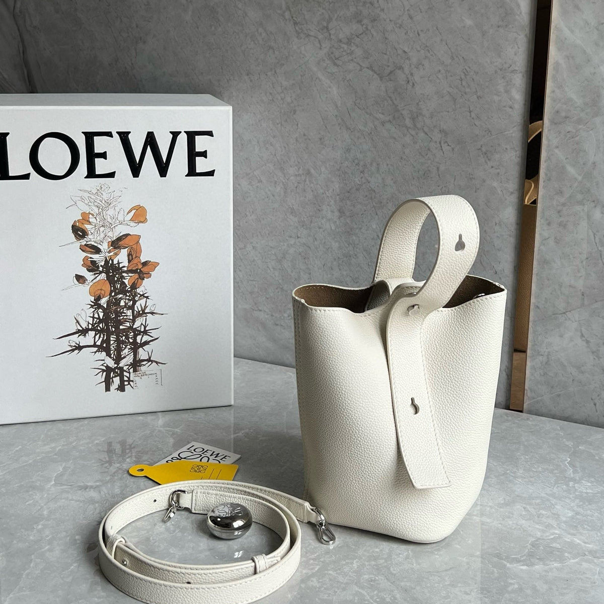 LOEW MINI PEBBLE BUCKET BAG
