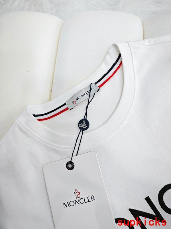 Moncler Luxury Cloth