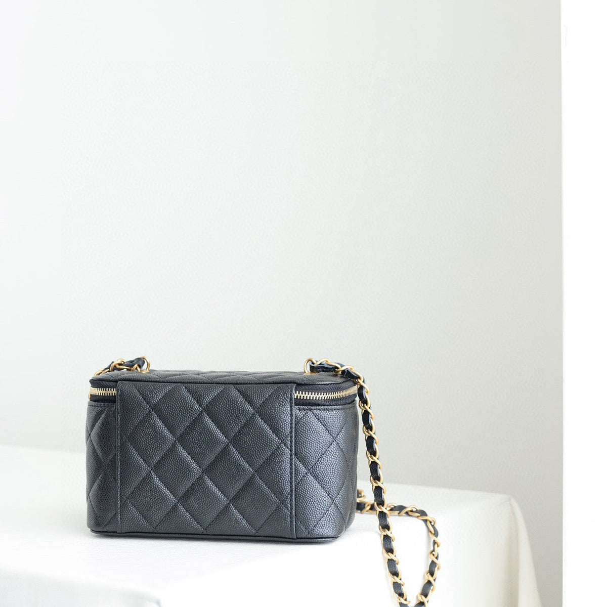 CC 24S VANITY BAG