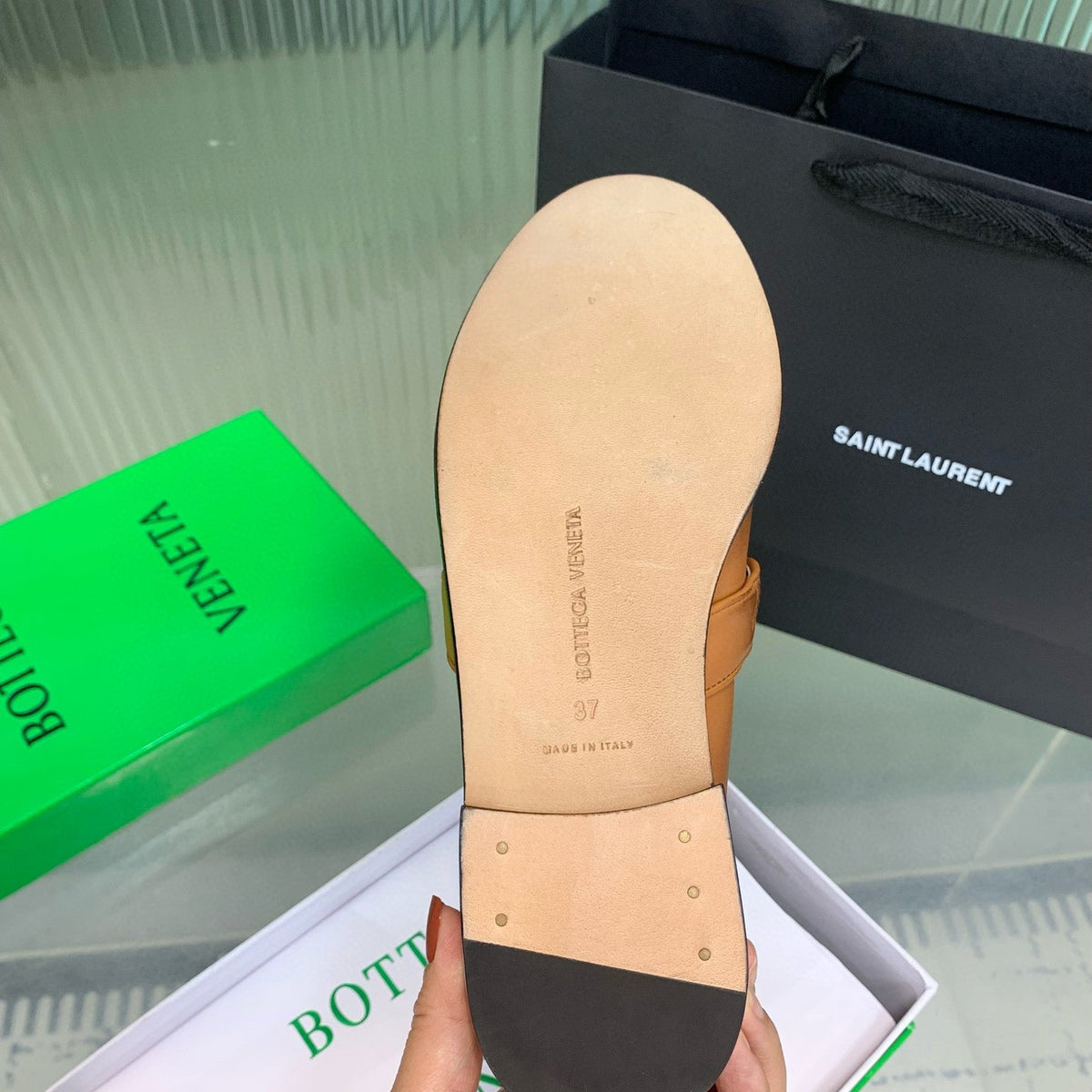 BOTT LOAFERS