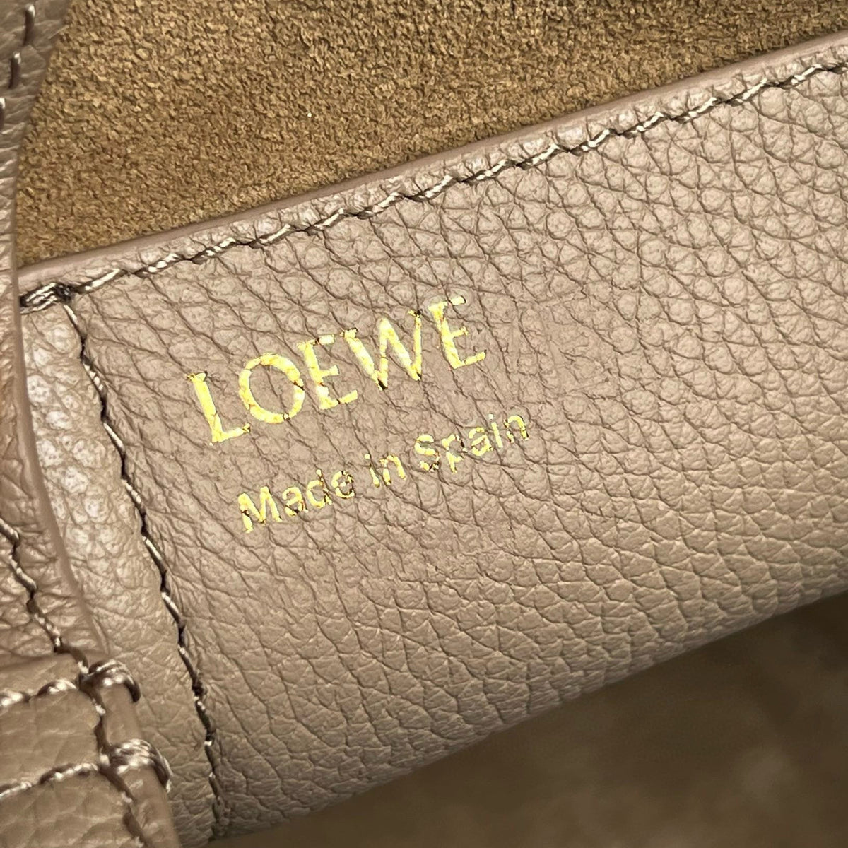 LOEW MINI PEBBLE BUCKET BAG
