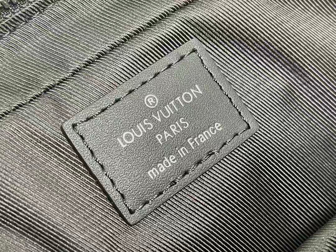 LOU PORTE-DOCUMENTS VOYAGE PM BAG