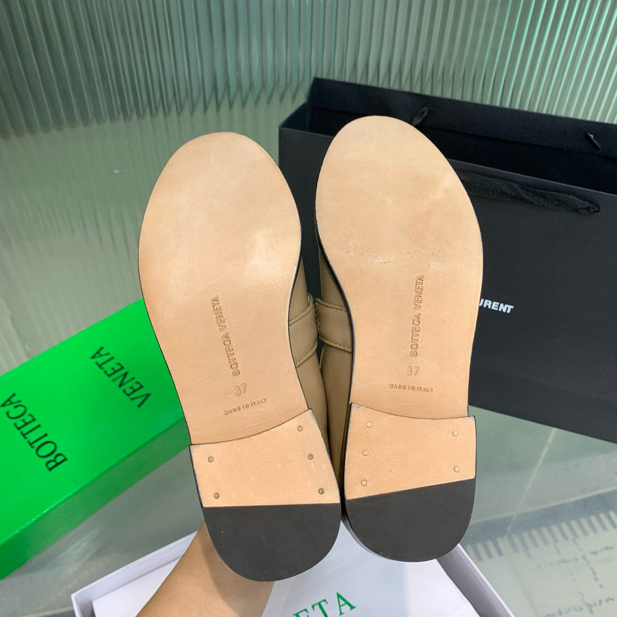 BOTT LOAFERS